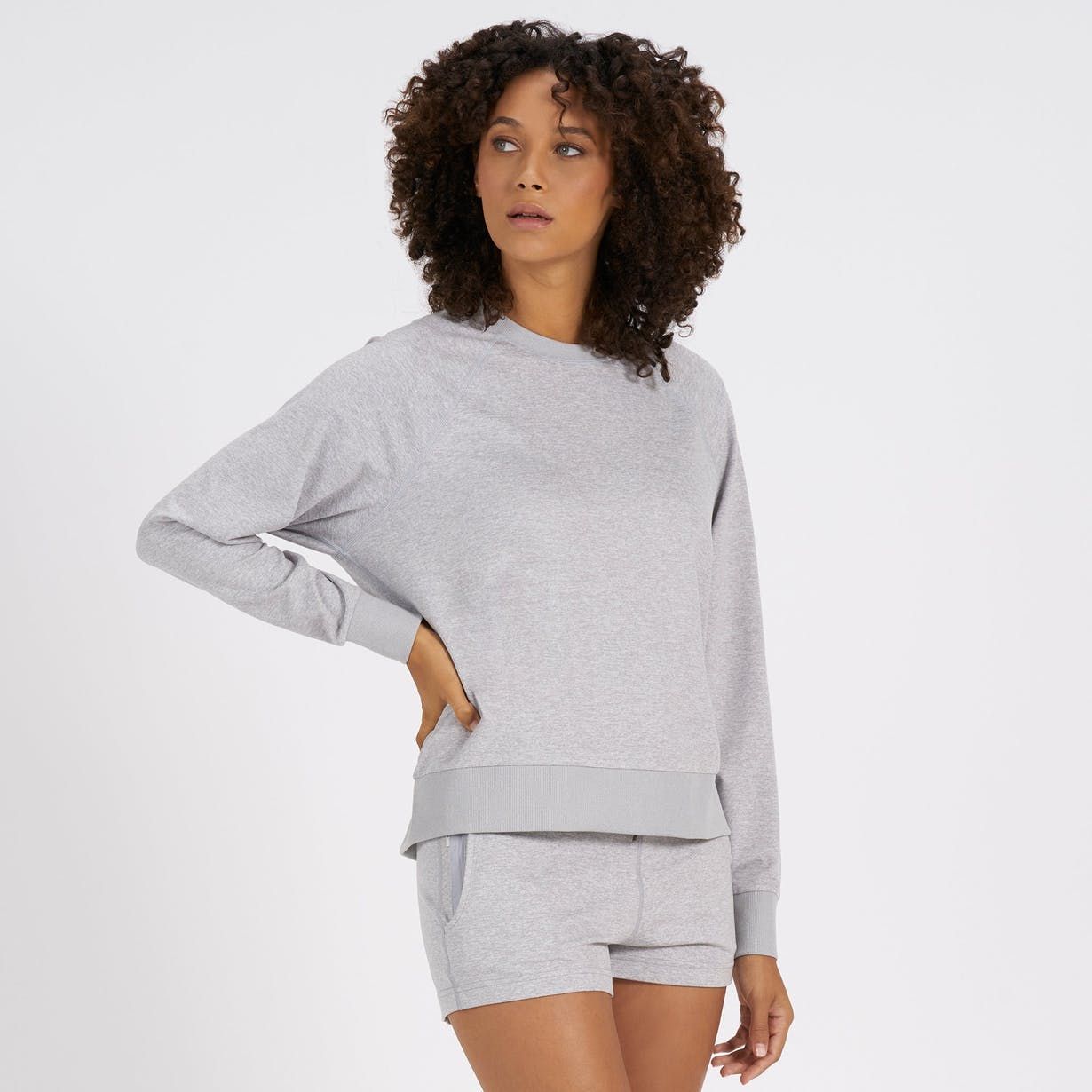 Vuori Clothing Women's Long Sleeve Halo Crew Pale Grey Heather-Phg